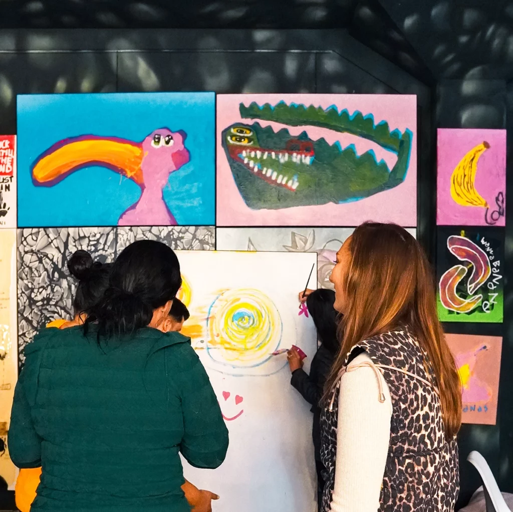 Teambuilding activiteit samen creëren op creatieve vergaderlocatie Rotterdam